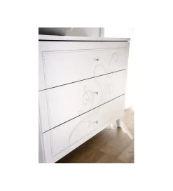 MCA Linia Włoska Komoda NIVEA 104 cm biała z ozdobnym nadrukiem